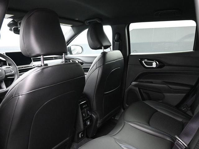 New 2026 Jeep Compass Latitude image 17