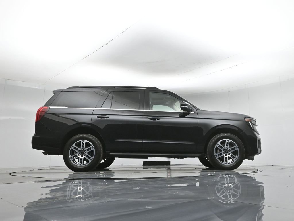 Used 2025 Ford Expedition Active image 54