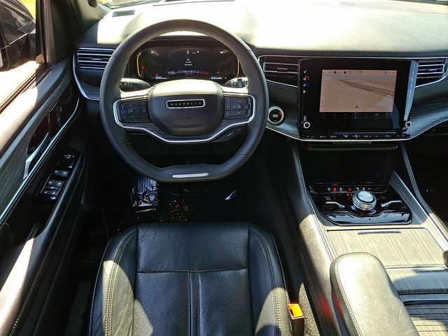 Used 2024 Jeep Wagoneer L Series III w/ Flexible Seating Group AWD/4WD image 14