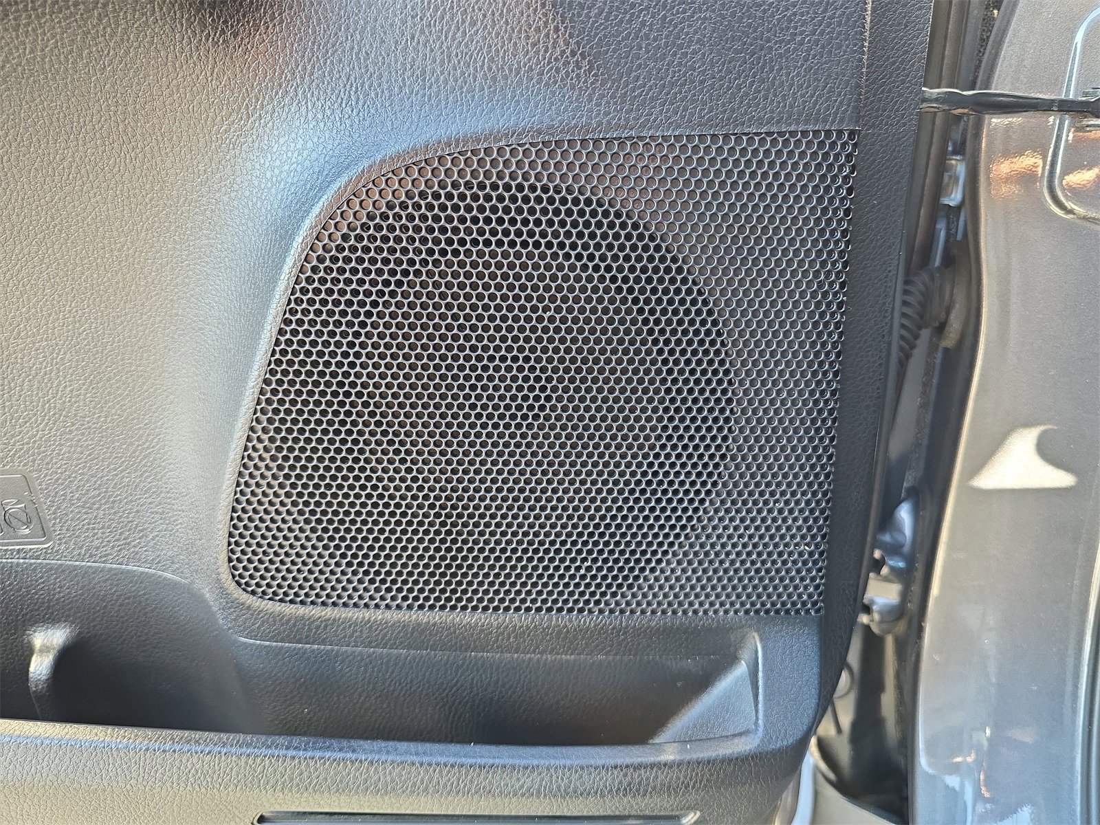 Used 2013 Toyota RAV4 LE image 15