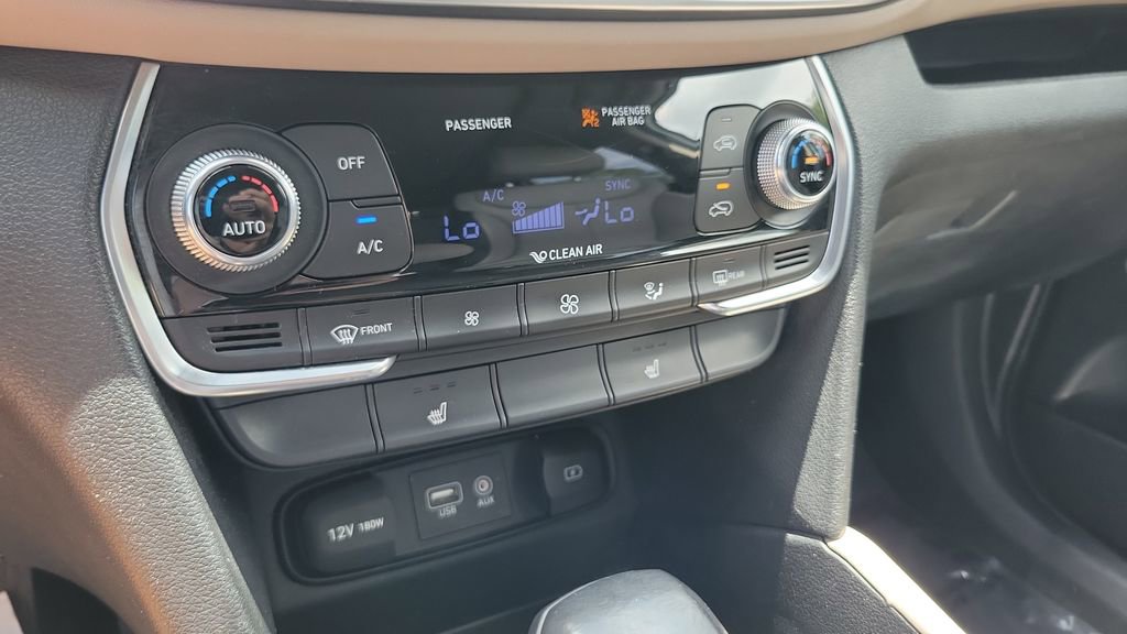 Used 2019 Hyundai Santa Fe Limited AWD/4WD image 21