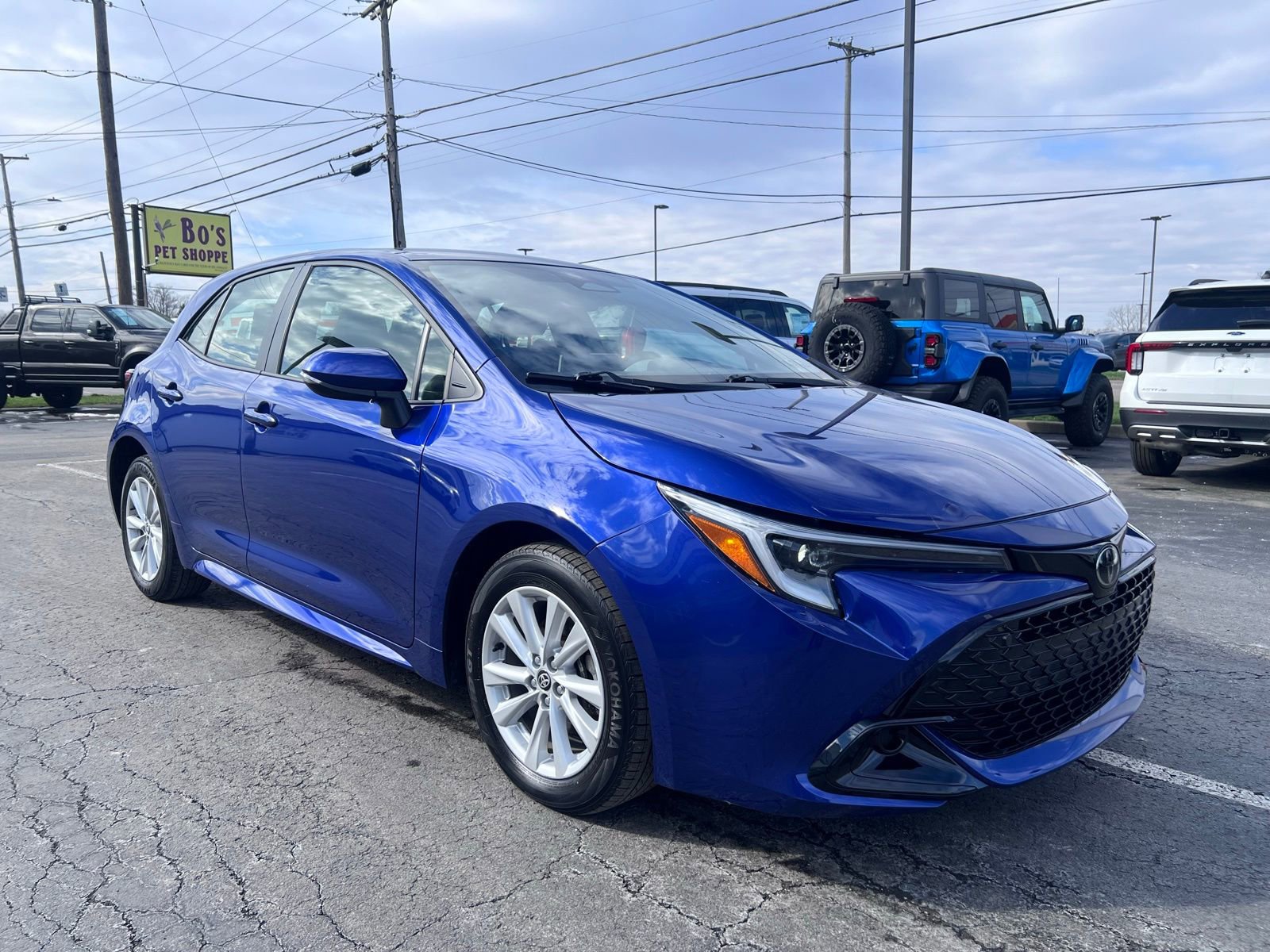 Used 2023 Toyota Corolla SE w/ SE Premium Package image 9