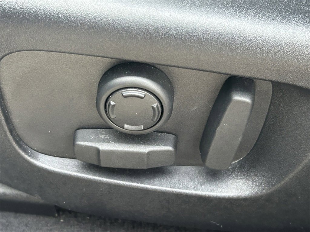 Used 2025 Land Rover Range Rover Velar Dynamic SE image 28