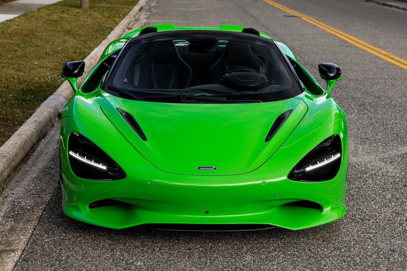 Used 2026 McLaren 750S Spider image 13