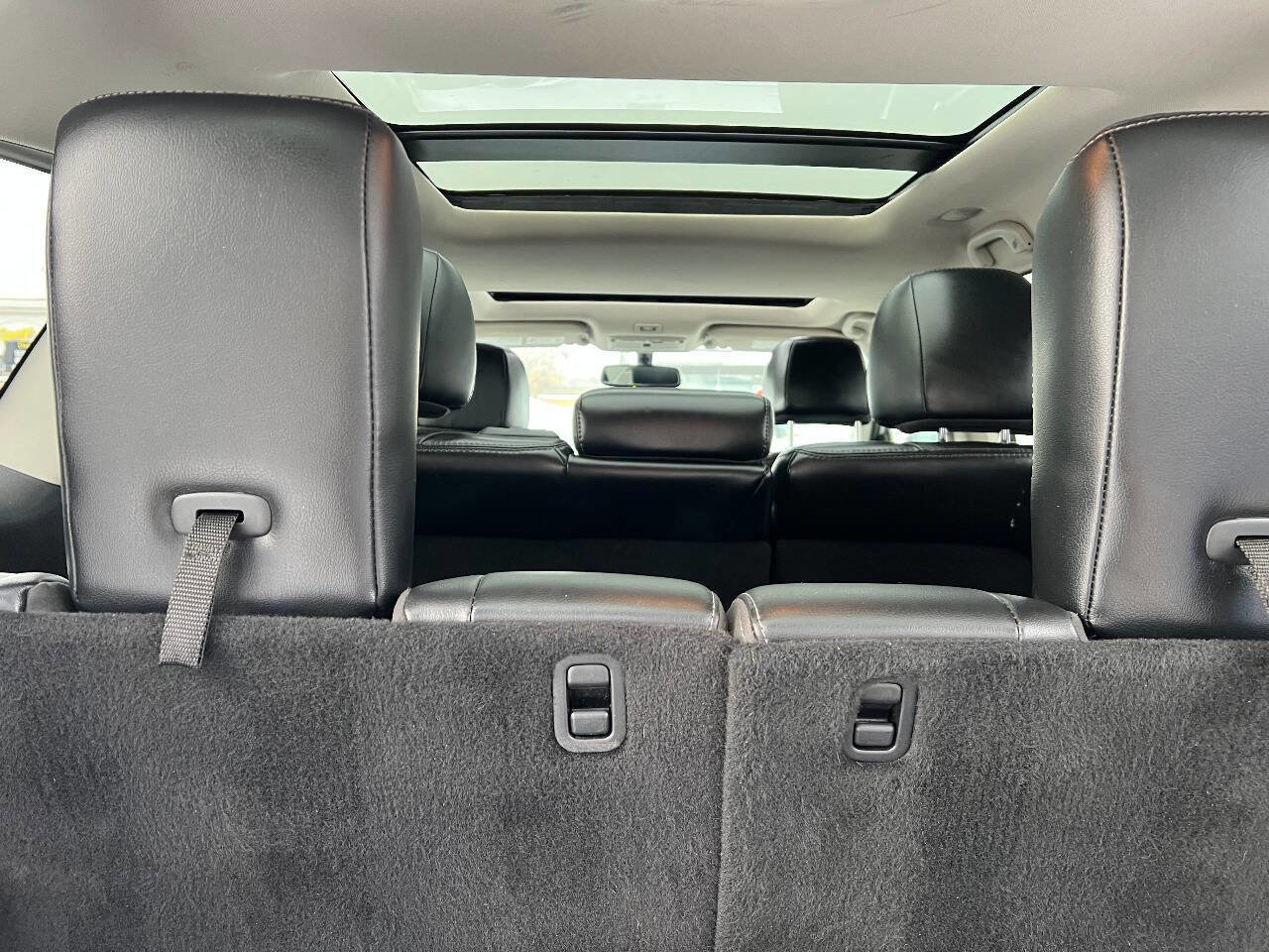 Used 2017 Nissan Pathfinder SL w/ SL Premium Package image 16