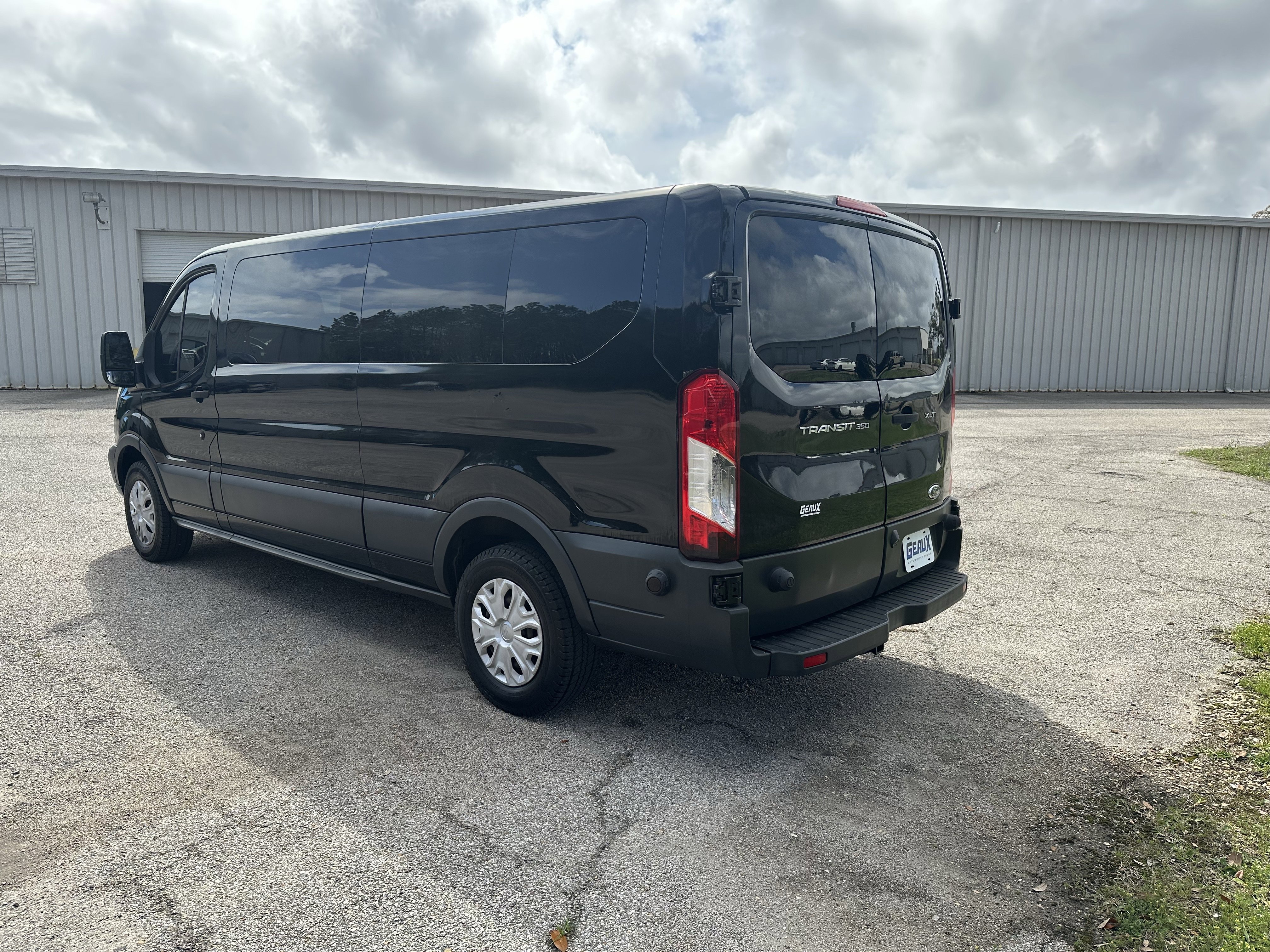 Used 2017 Ford Transit 350 XLT image 5
