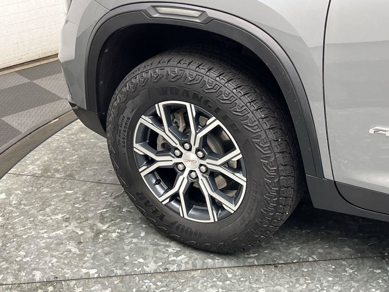 Certified 2025 GMC Acadia AT4 w/ LPO, Floor Liner Package AWD/4WD image 35