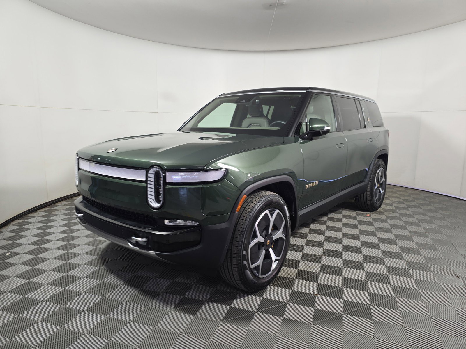 Used 2022 Rivian R1S Launch Edition