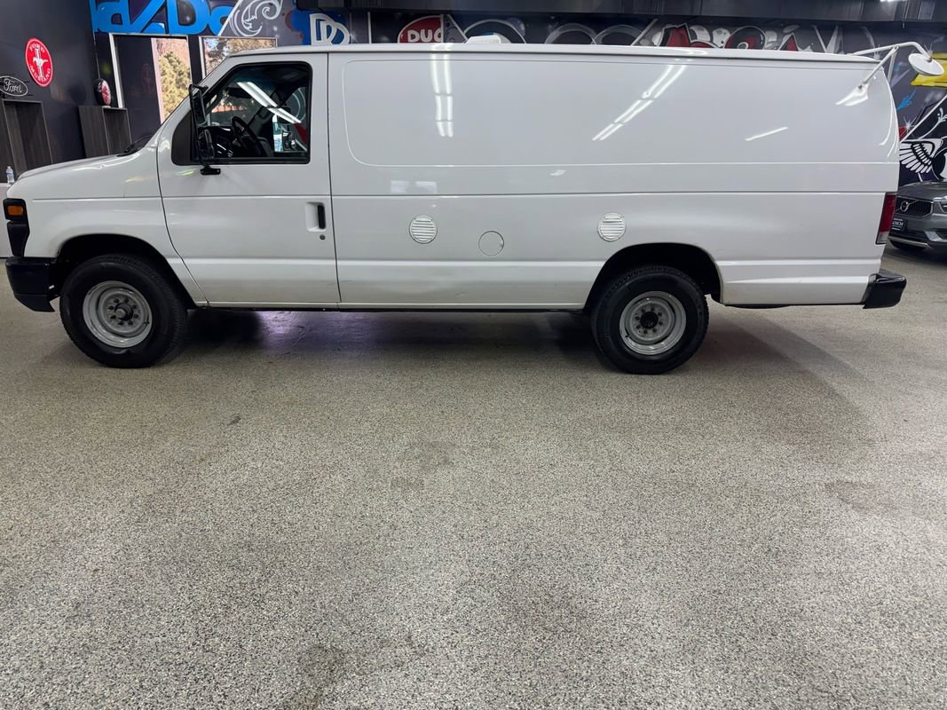 Used 2014 Ford E-350 and Econoline 350 Extended Super Duty image 2