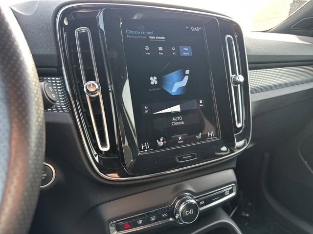 Used 2021 Volvo XC40 T5 R-Design w/ Climate Package image 19