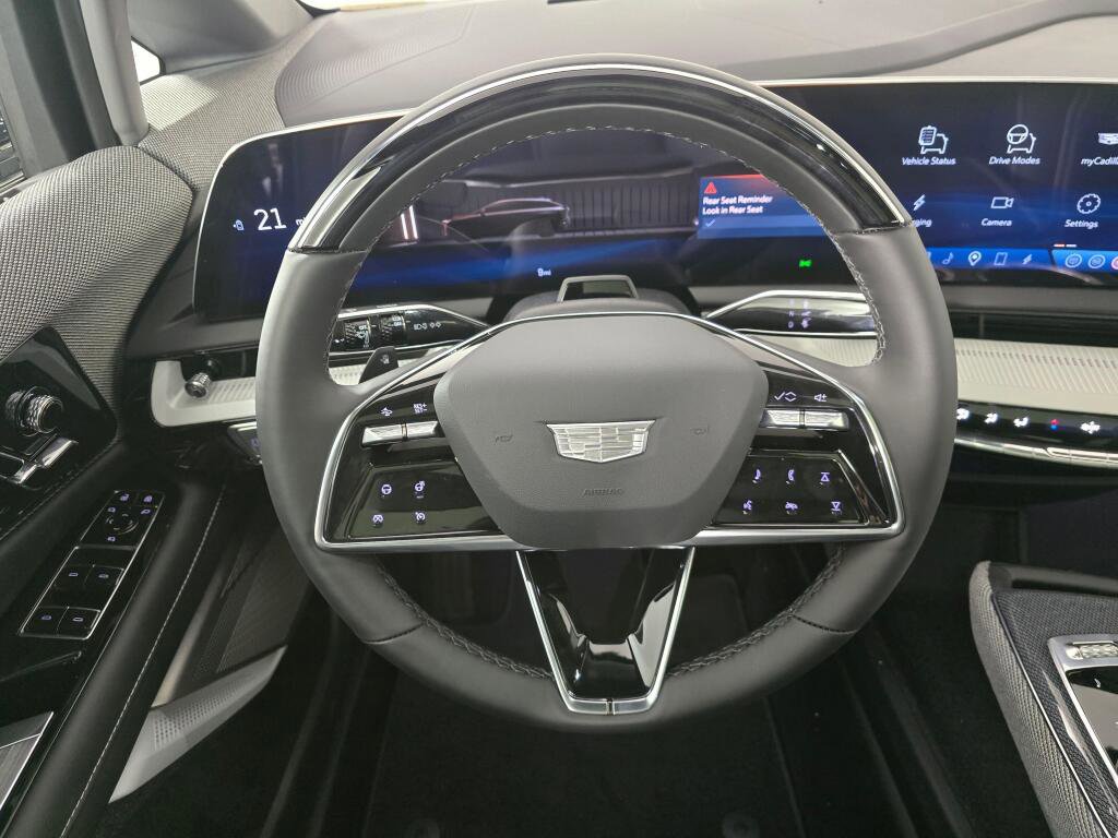New 2026 Cadillac Optiq Luxury 1 image 22