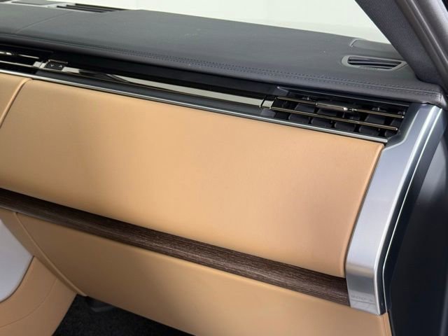 New 2025 Land Rover Range Rover SE image 33