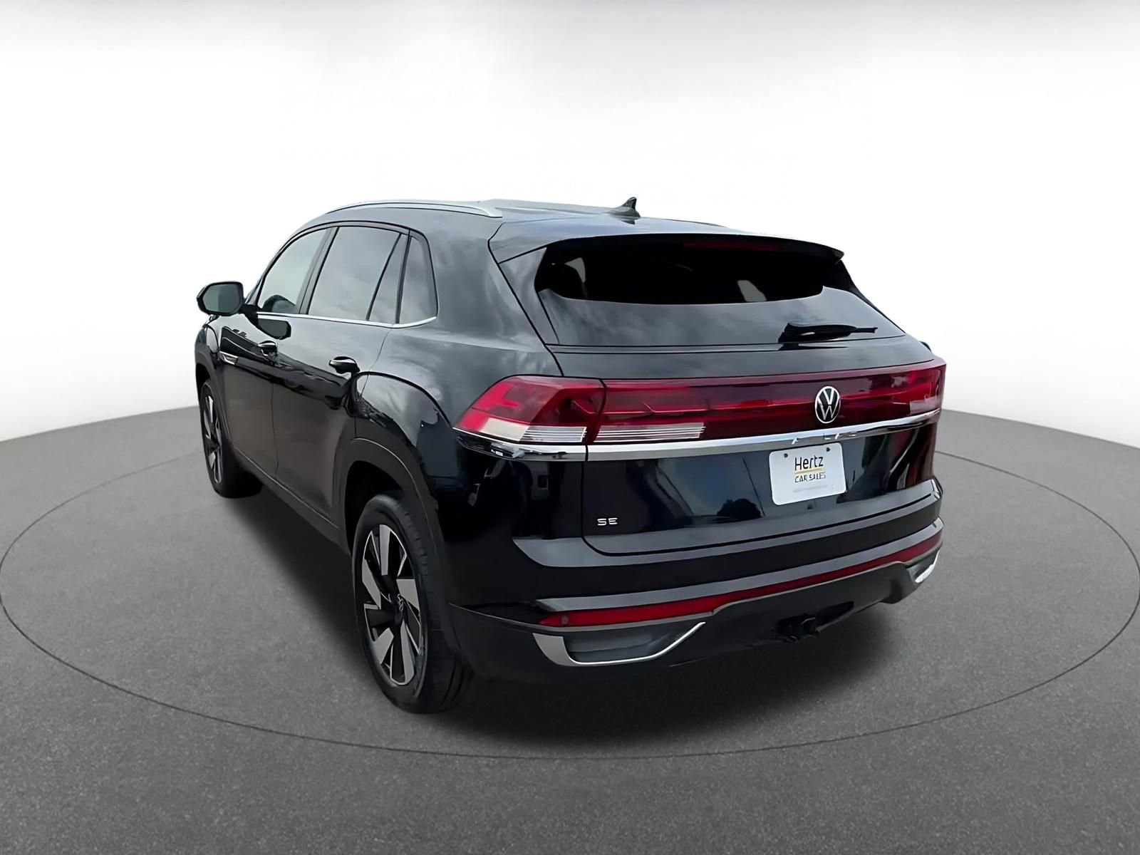 Used 2025 Volkswagen Atlas Cross Sport SE FWD image 11