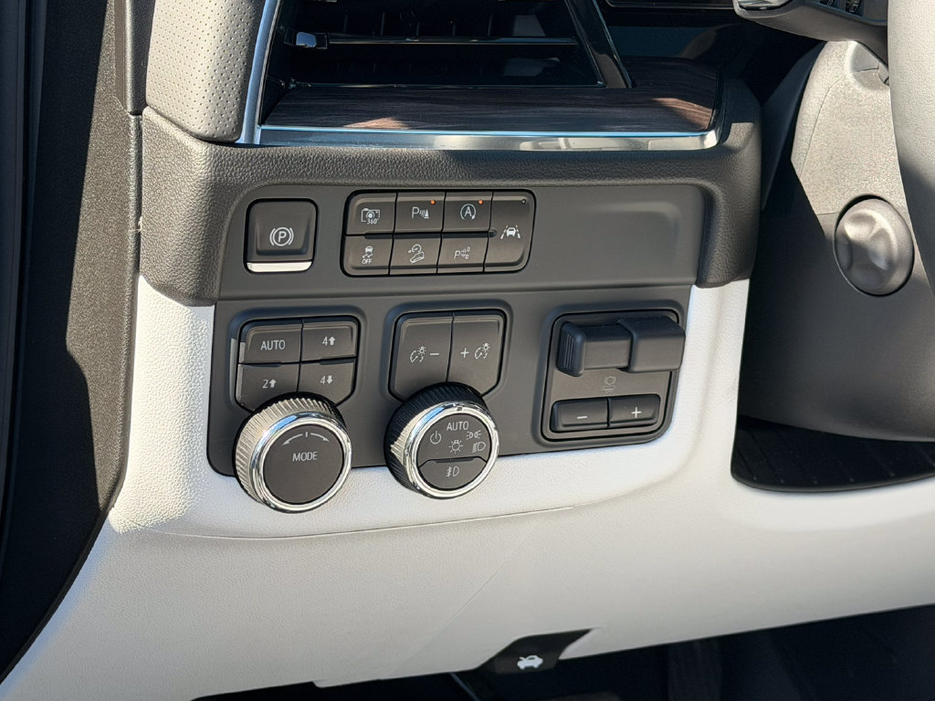 Certified 2025 Chevrolet Tahoe Premier AWD/4WD image 38
