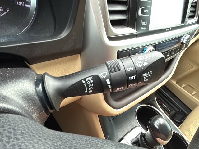 Used 2015 Toyota Highlander Limited Platinum AWD/4WD image 23