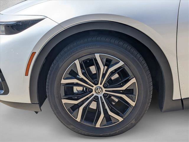 Used 2023 Toyota Crown Limited image 23