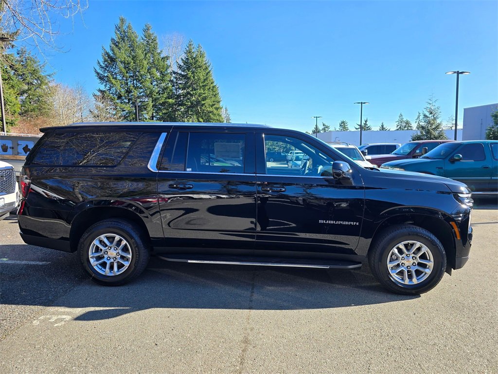 New 2026 Chevrolet Suburban LT w/ Comfort Package image 6