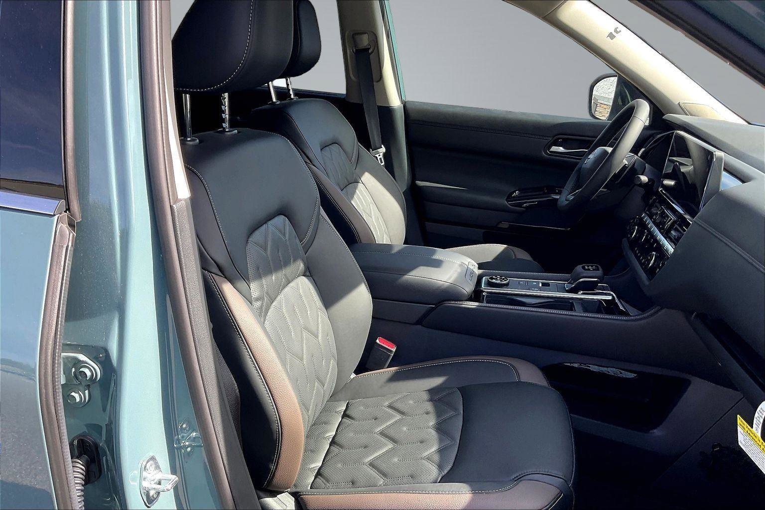 New 2026 Nissan Pathfinder Platinum image 9