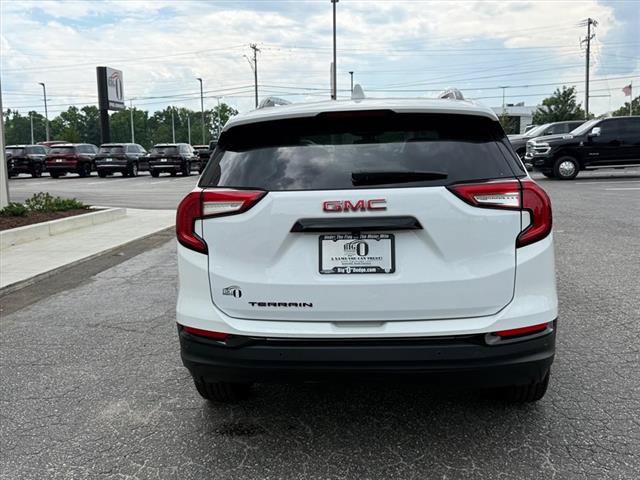 Used 2023 GMC Terrain SLT w/ Elevation Edition FWD image 4