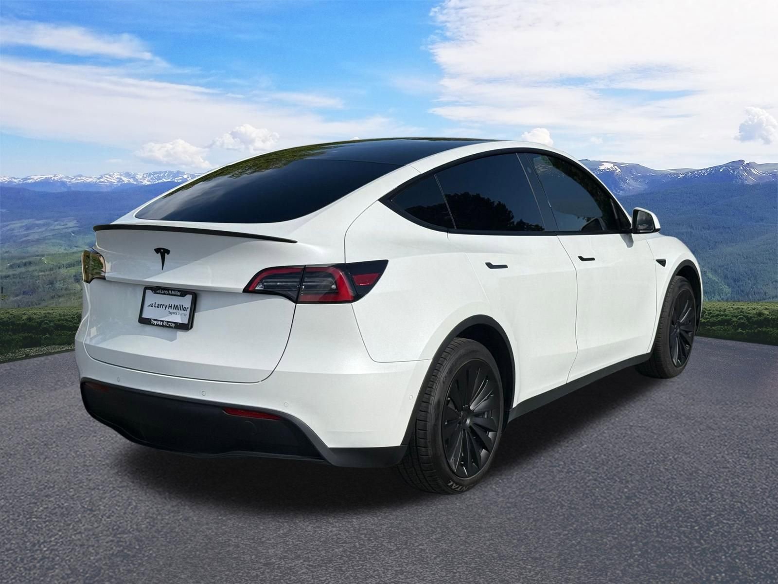 Used 2022 Tesla Model Y Long Range AWD/4WD image 5