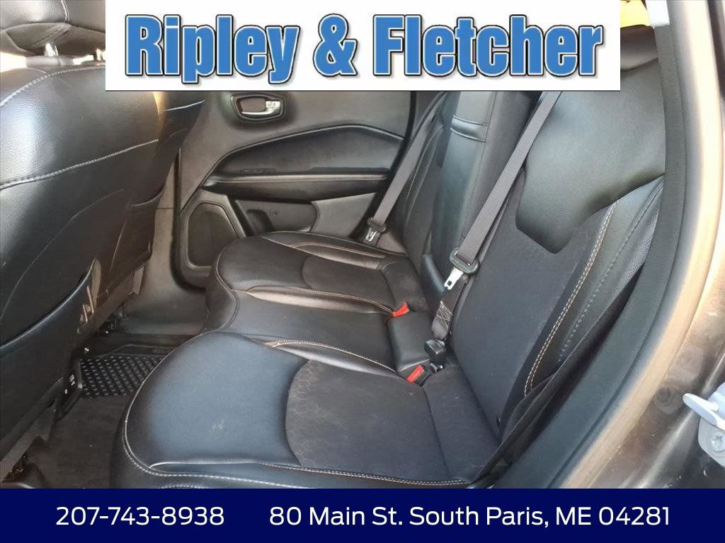Used 2019 Jeep Compass Latitude w/ Popular Equipment Group AWD/4WD image 14