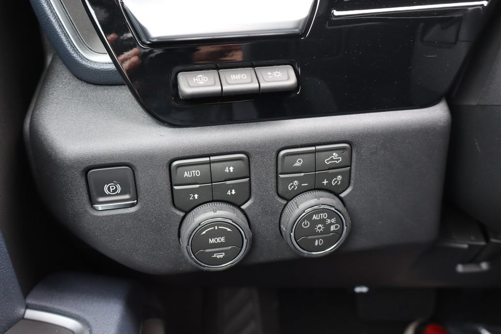 New 2026 Chevrolet Silverado 3500 High Country w/ Technology Package AWD/4WD image 14