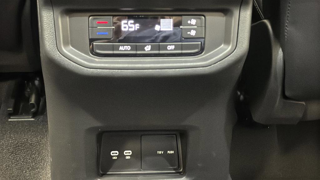 Used 2024 Volkswagen Atlas SE w/ Panoramic Sunroof Package AWD/4WD image 36