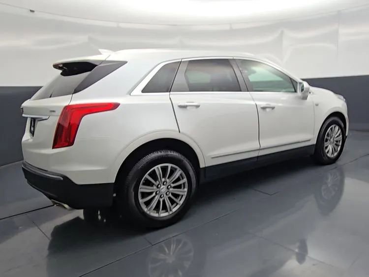 Used 2018 Cadillac XT5 Luxury w/ Driver Awareness Package AWD/4WD image 15