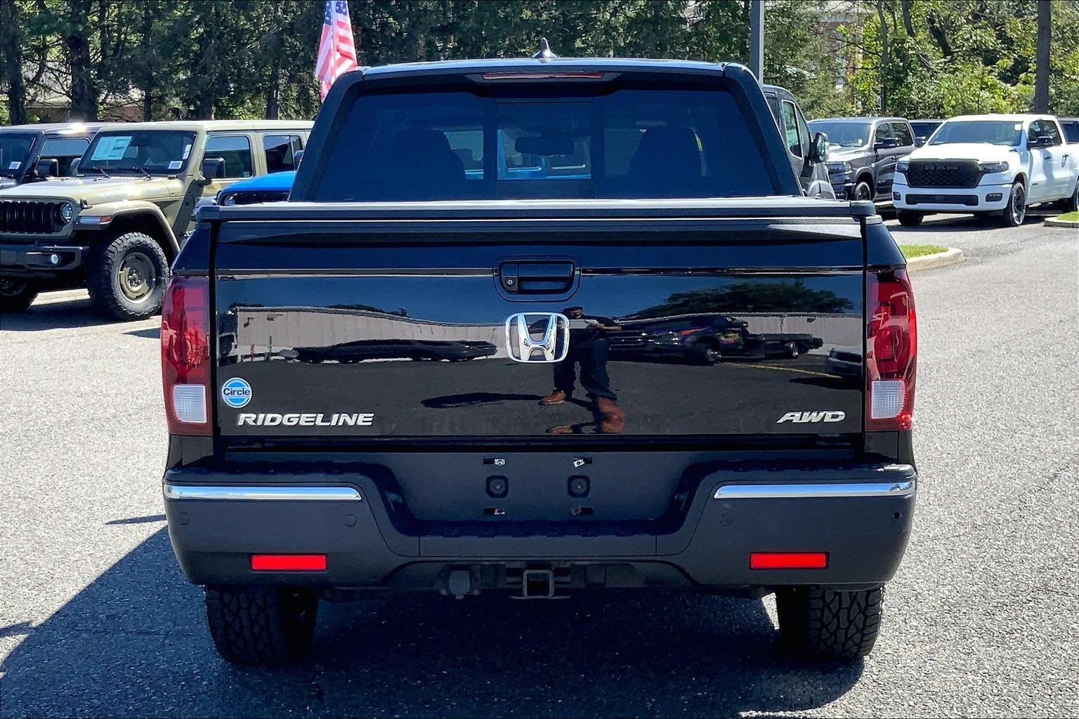 Used 2017 Honda Ridgeline RTL-E image 2
