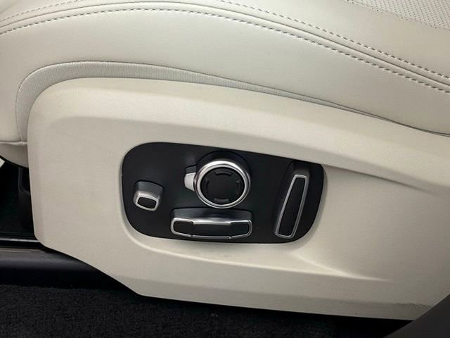 New 2025 Jaguar F-PACE R-Dynamic S image 30