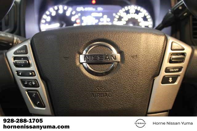 Used 2022 Nissan Titan SV image 9