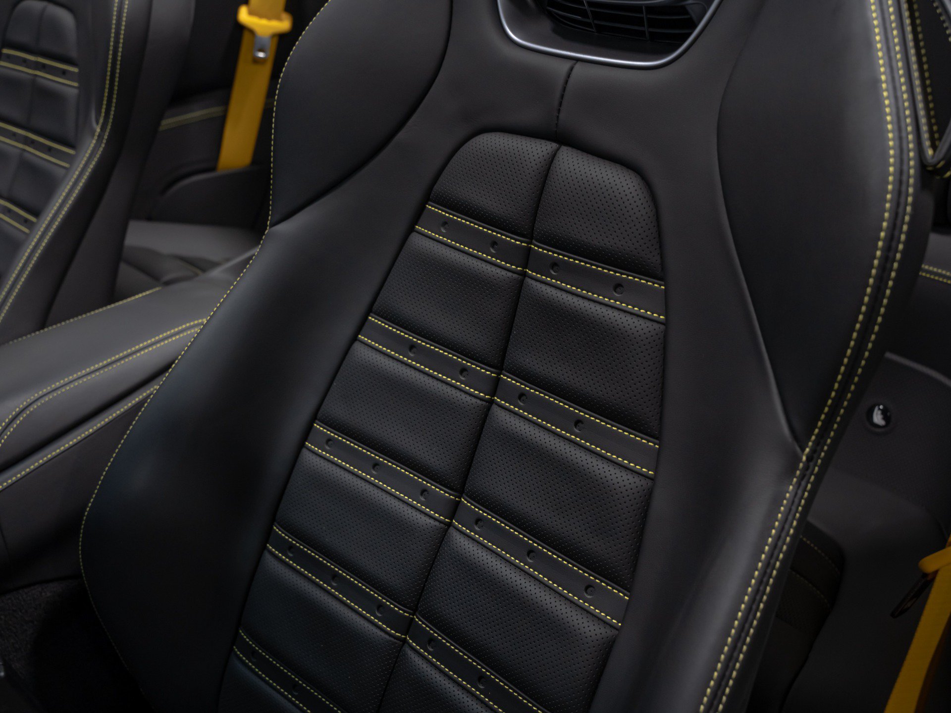 Used 2023 Ferrari Portofino M RWD image 47