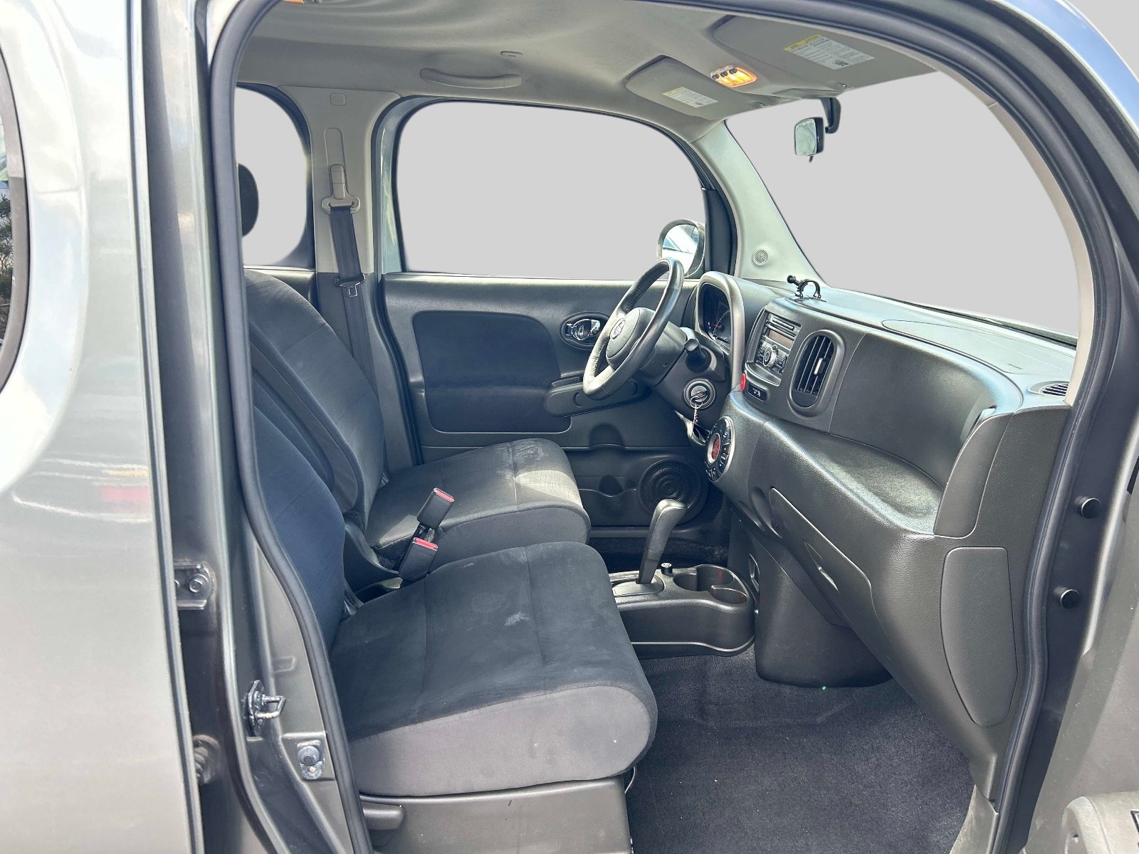 Used 2011 Nissan Cube 1.8 SL w/ Interior Illumination Pkg FWD image 14