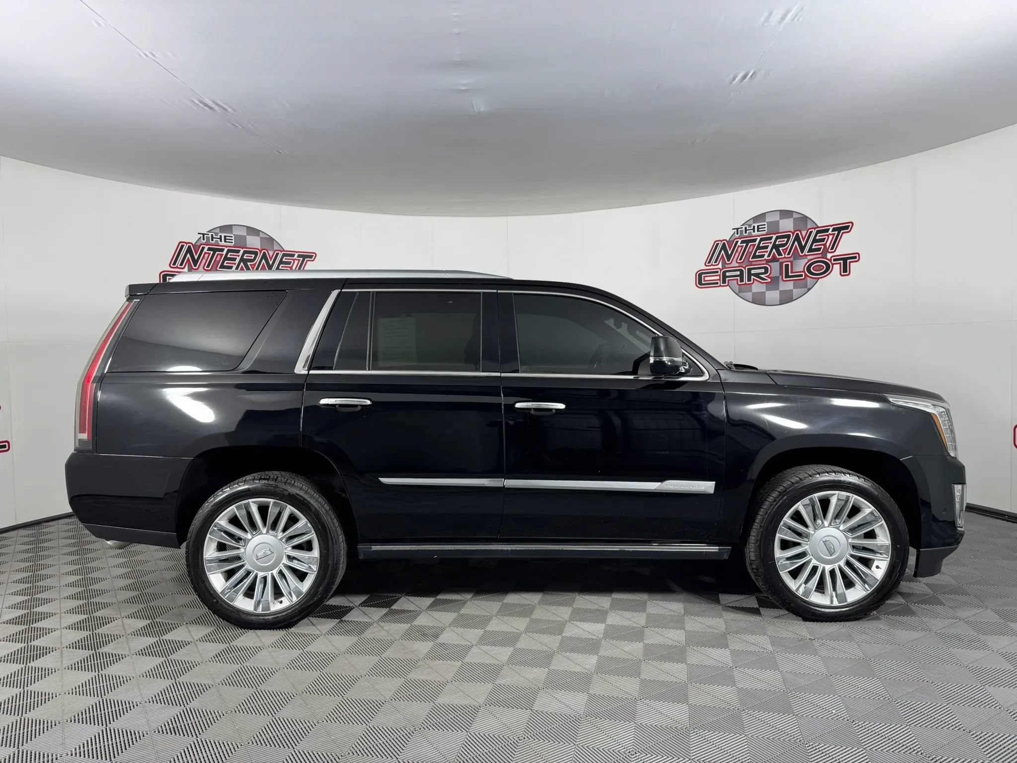 Used 2016 Cadillac Escalade Platinum AWD/4WD image 8