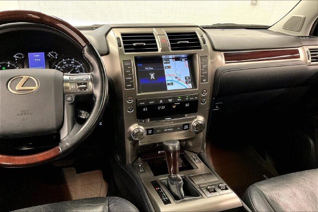 Used 2018 Lexus GX 460 Premium w/ Premium Package AWD/4WD image 7