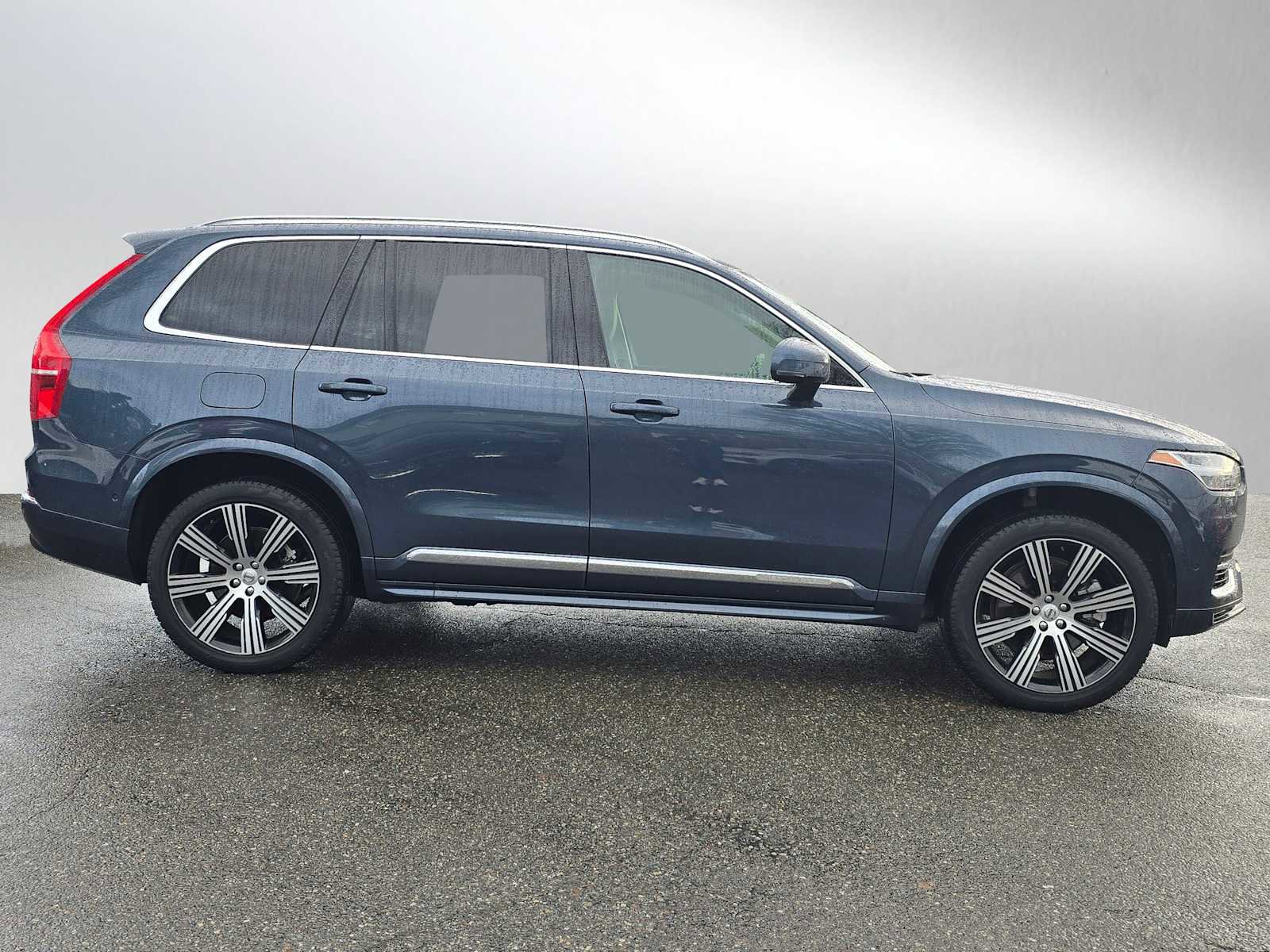 Certified 2023 Volvo XC90 T8 Plus w/ Protection Package Premier image 2
