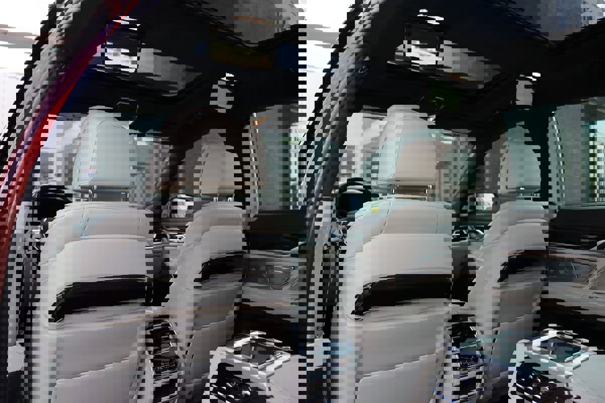 Used 2019 BMW 750i xDrive w/ Luxury Rear Seating Package image 48