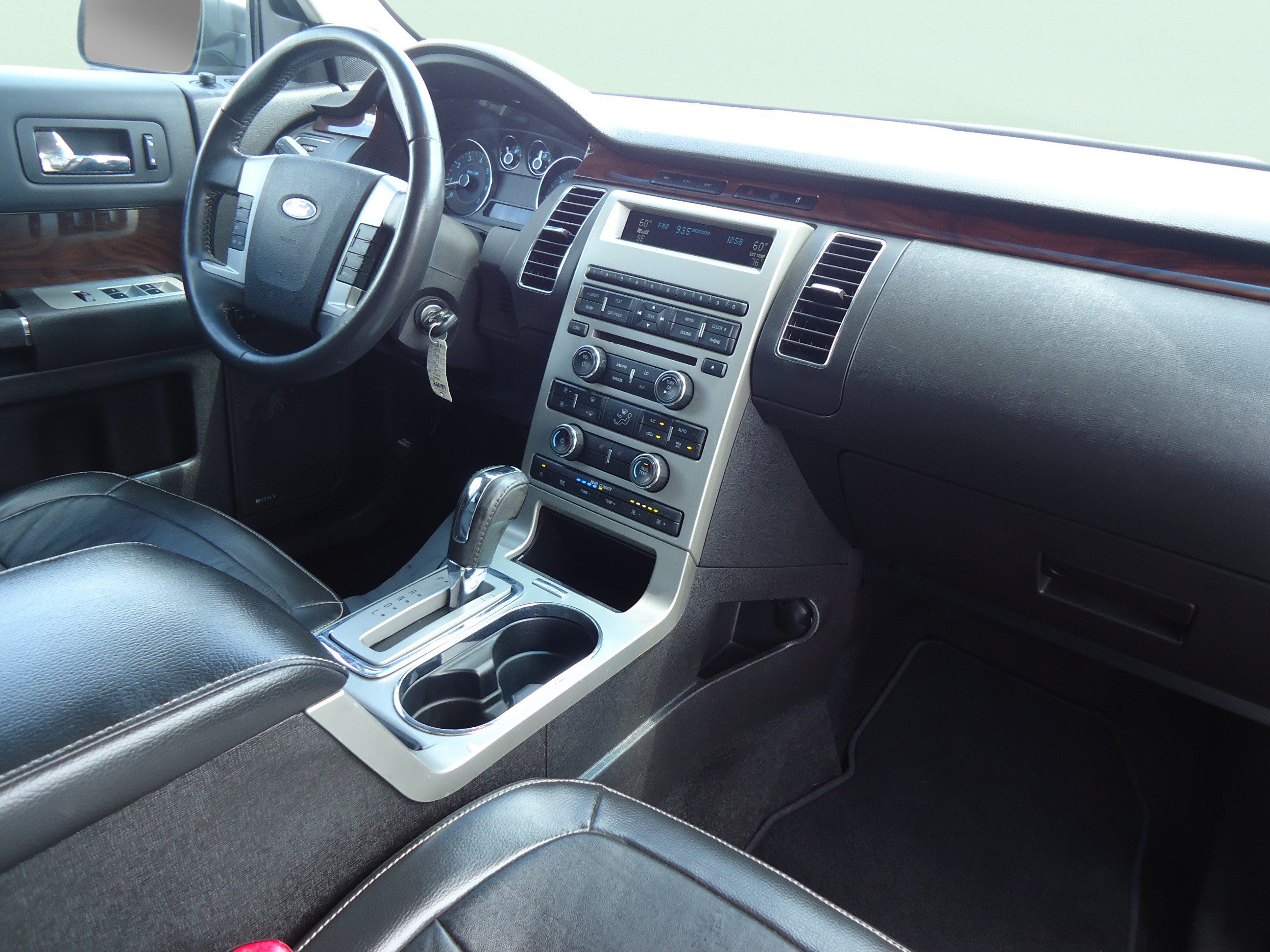 Used 2010 Ford Flex SEL FWD image 23