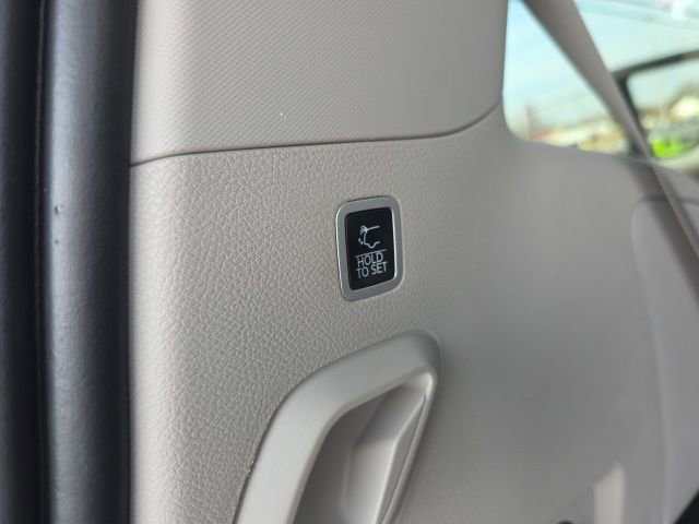 Used 2024 Jeep Wagoneer Series III w/ Premium Group I AWD/4WD image 68