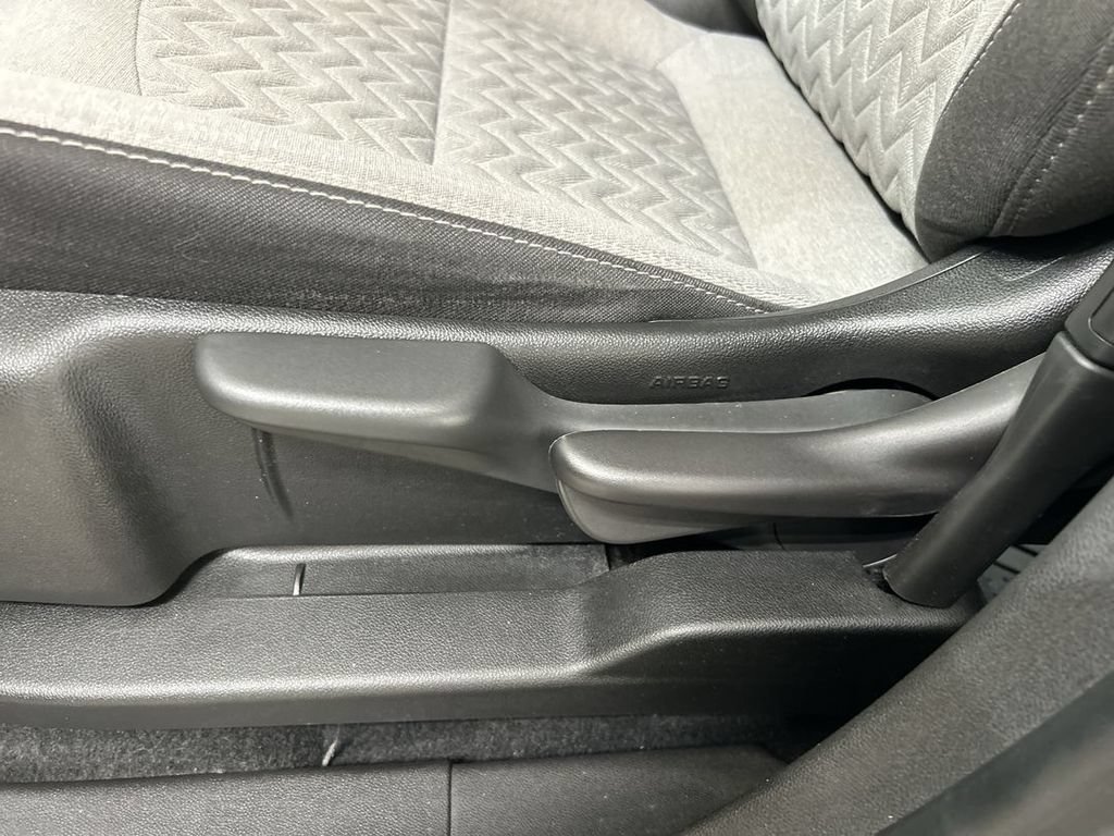 Used 2023 Chevrolet Equinox LS AWD/4WD image 10