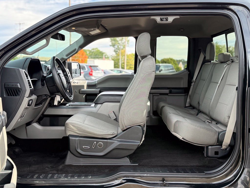 Used 2015 Ford F150 XLT w/ Equipment Group 302A Luxury AWD/4WD image 12