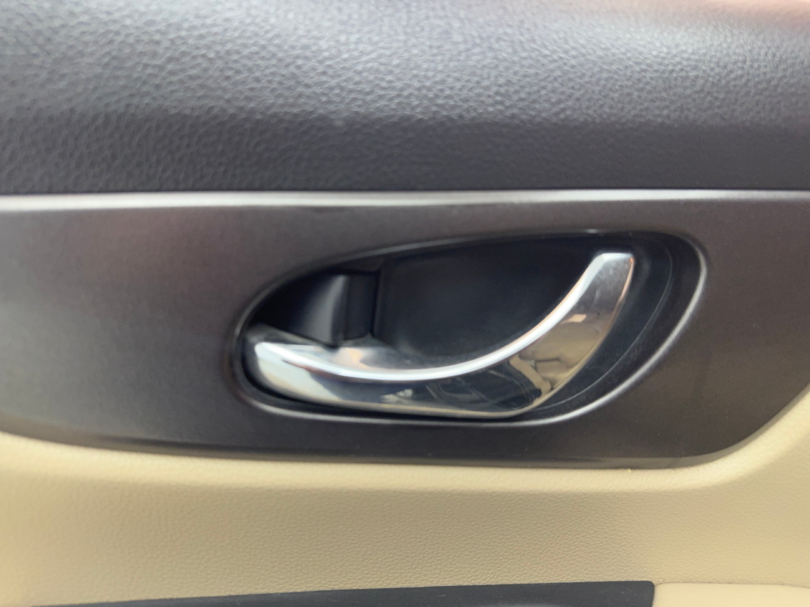 Used 2015 Nissan Rogue S FWD image 46