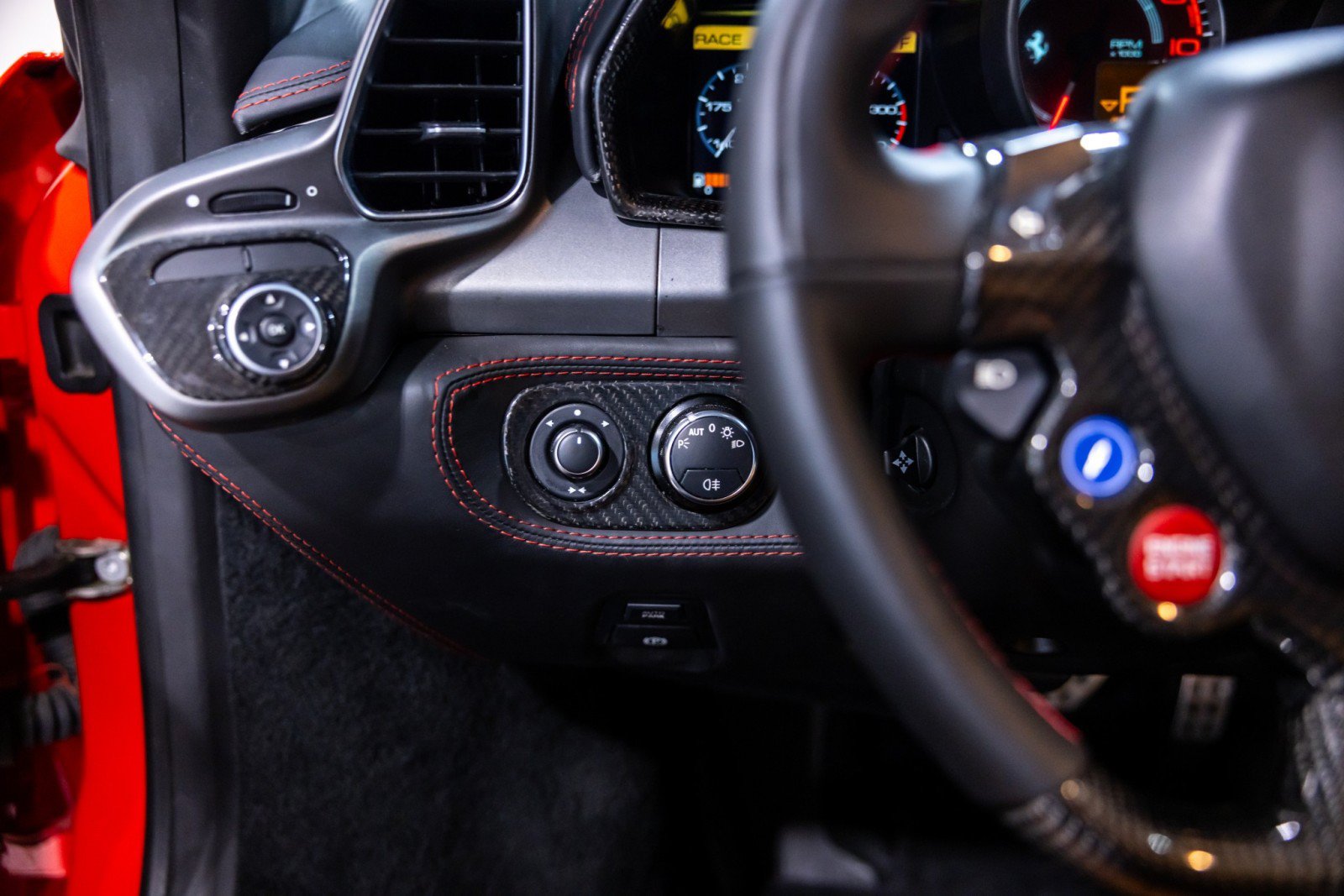 Used 2012 Ferrari 458 Italia Coupe RWD image 48