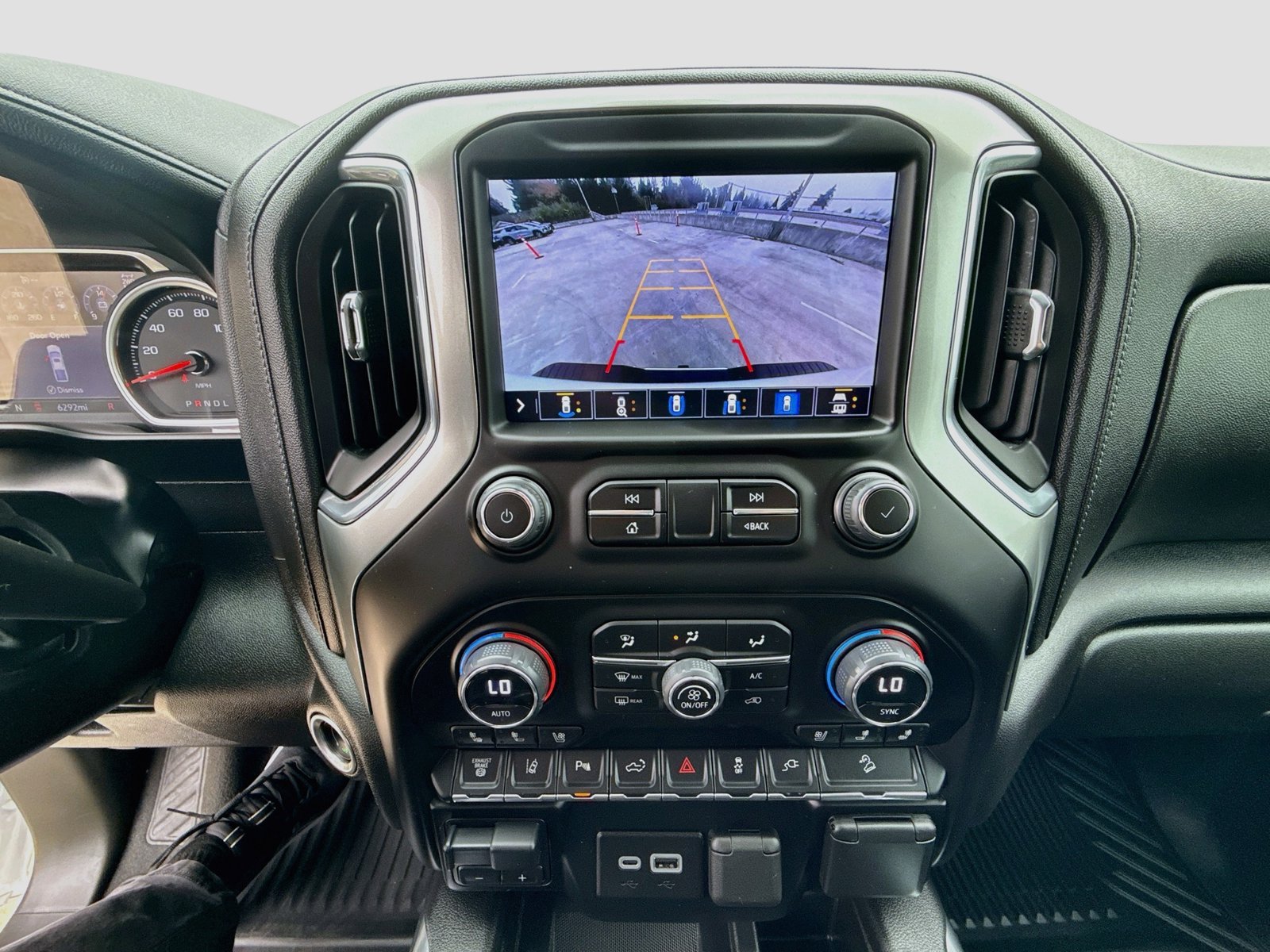 Used 2023 Chevrolet Silverado 2500 LTZ w/ LTZ Premium Package AWD/4WD image 18