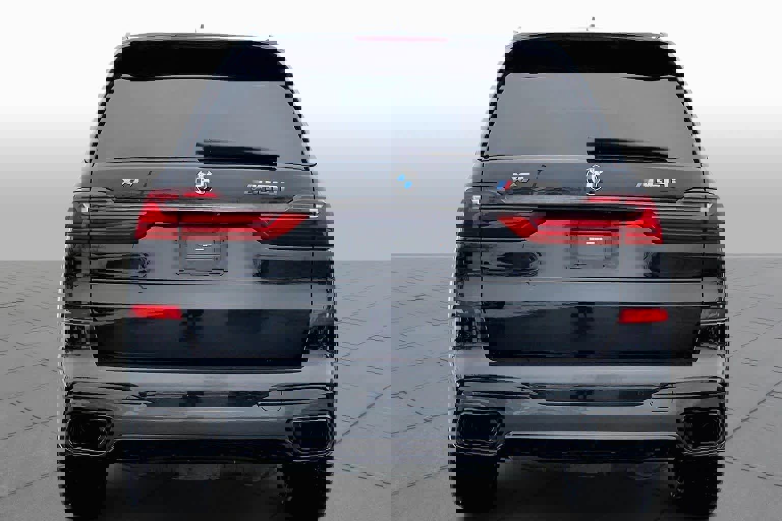 Used 2022 BMW X7 M50i image 4