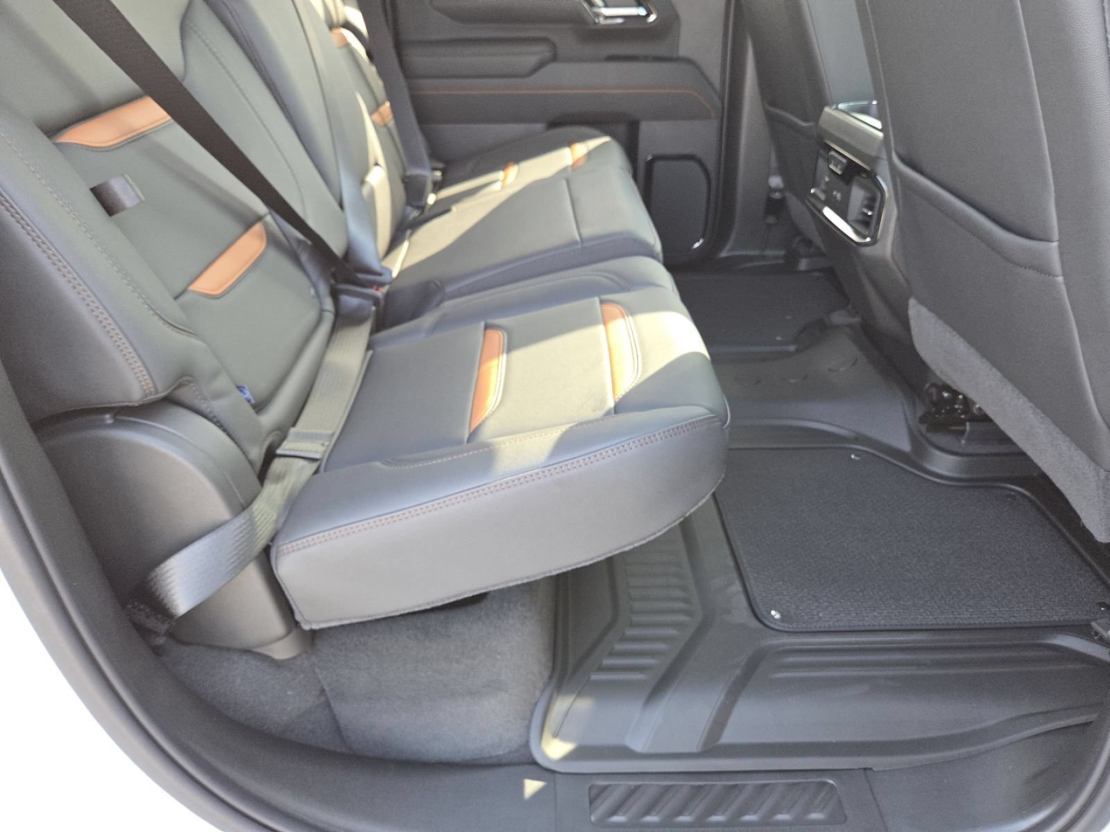 New 2026 GMC Sierra 2500 AT4 w/ AT4 Premium Plus Package AWD/4WD image 28