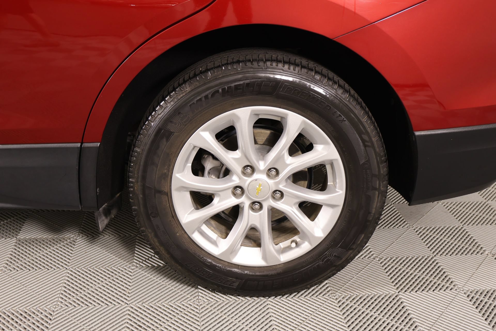 Used 2019 Chevrolet Equinox LT FWD image 18