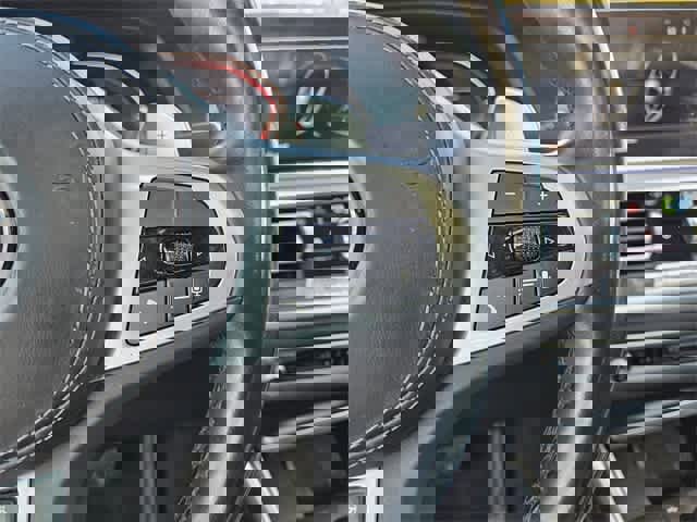 Used 2023 BMW X6 xDrive40i w/ Executive Package image 24