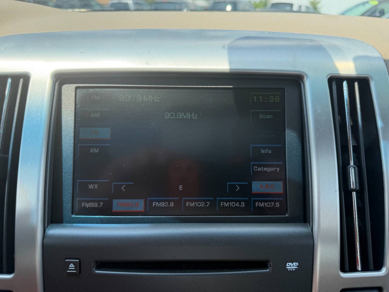 Used 2008 Cadillac STS V8 AWD w/ Preferred Equipment Group image 24