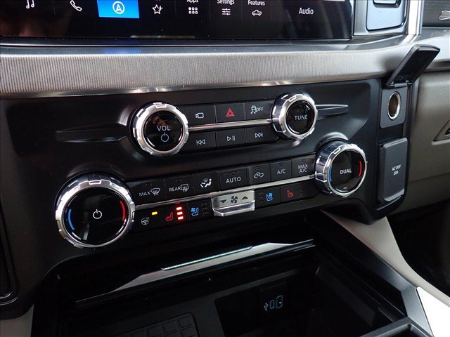 New 2027 Ford F250 Platinum w/ Platinum Plus Package AWD/4WD image 18